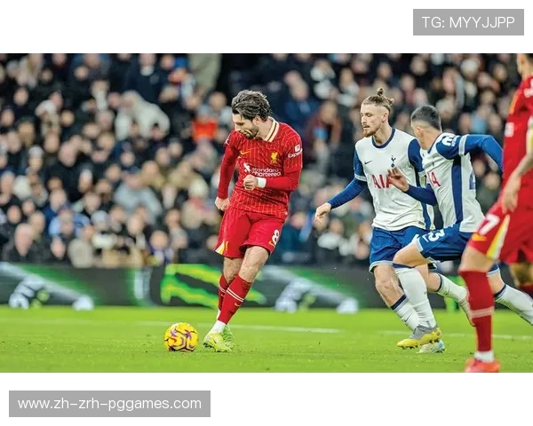 英超热刺队12号球衣球员与历史背号